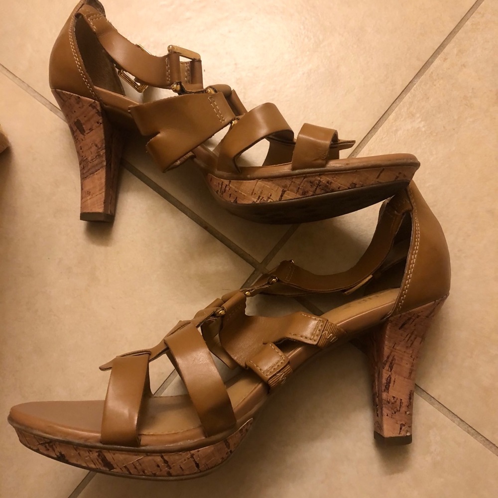 Heels - Picture 2 of 2